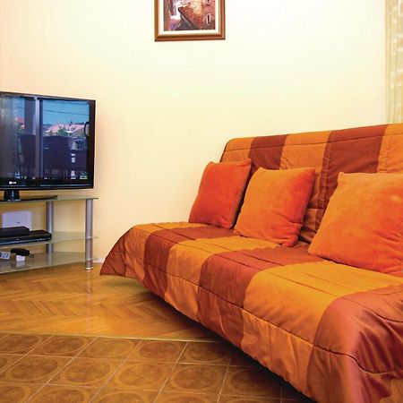 Amazing Apartment In Kastel Stafilic With Jacuzzi คาชเตลา ภายนอก รูปภาพ